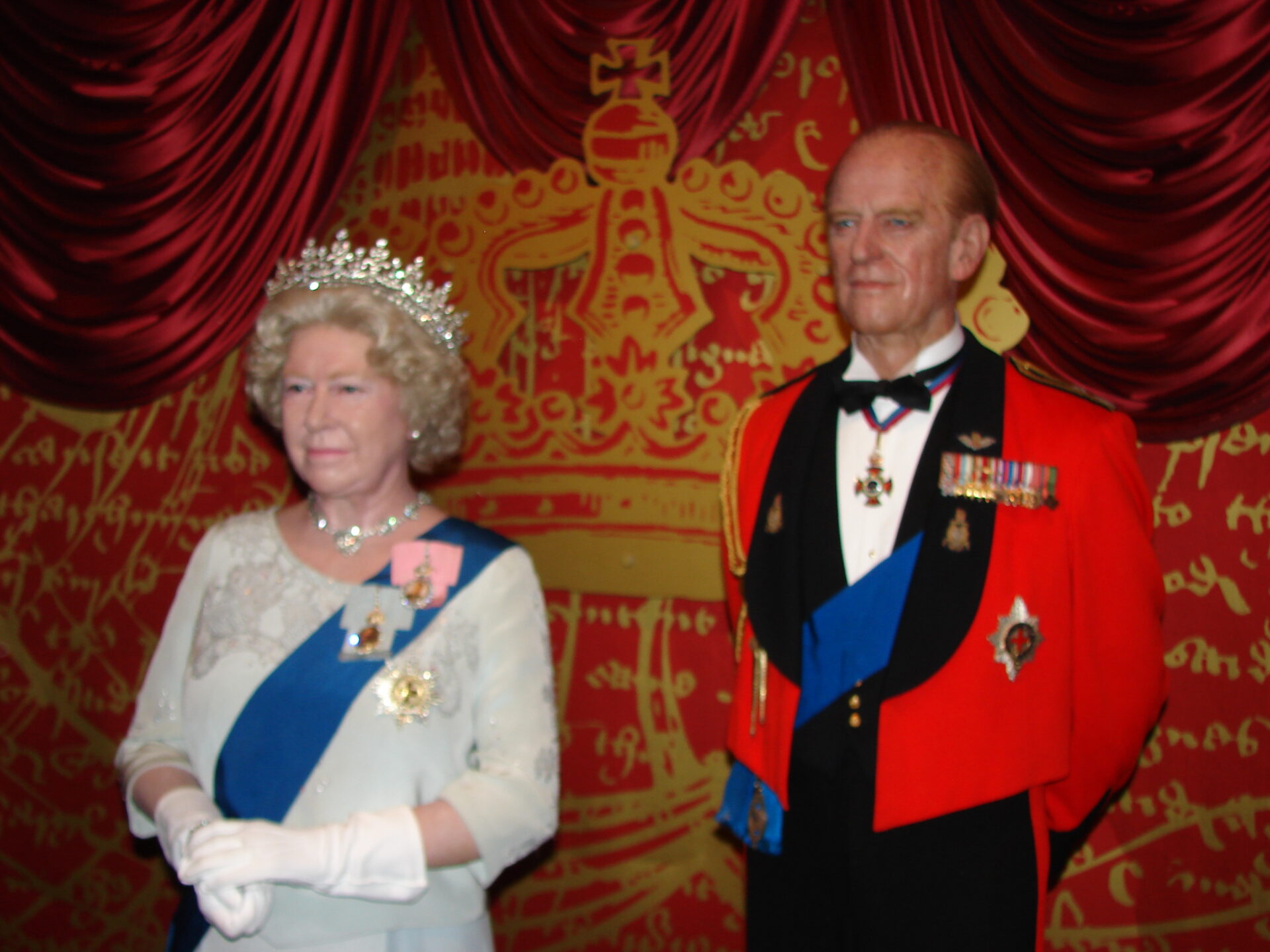 Regina Elisabetta II sotto tono